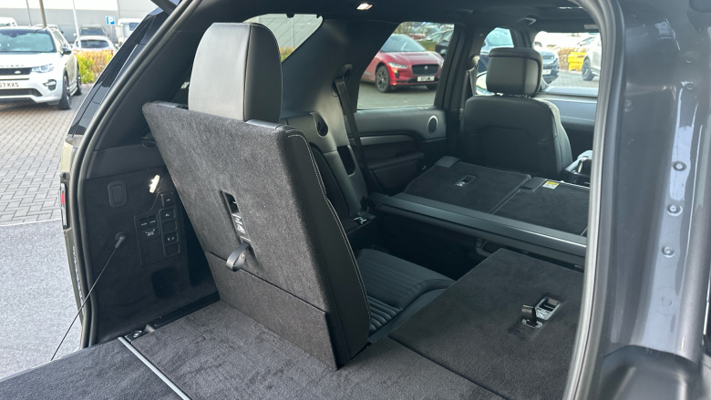 Land Rover Discovery 3.0 D350 Dynamic SE 5dr Auto Diesel Station Wagon